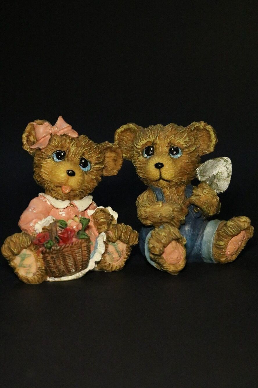 Turtle King Corp. Garden Bear Couple, Handpainted, Vintage, Figurine.